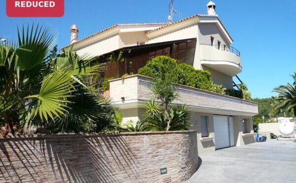 6 Bedroom villa in denia