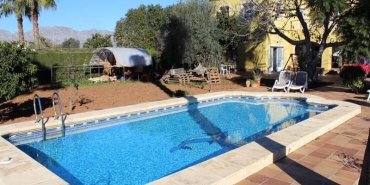 7 Bedroom finca in pedreguer