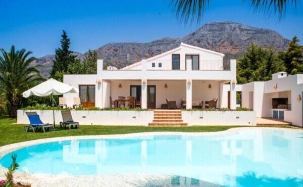 5 Bedroom finca in javea