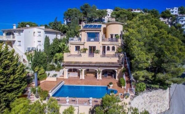 5 Bedroom villa in moraira