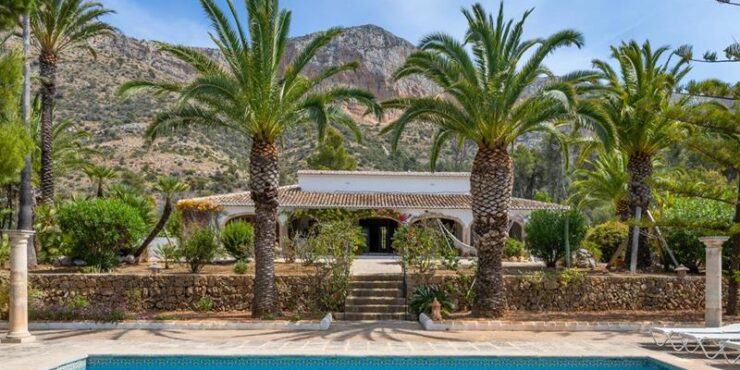 5 Bedroom finca in javea