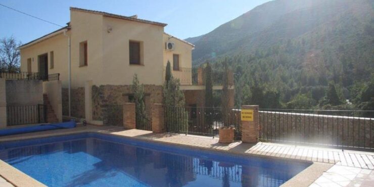 5 Bedroom finca in jalon valley